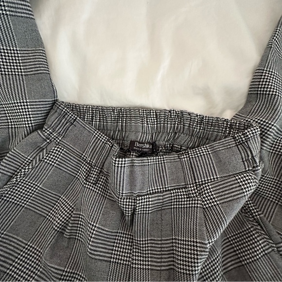 bershka black and white trousers - Picture 2 of 4
